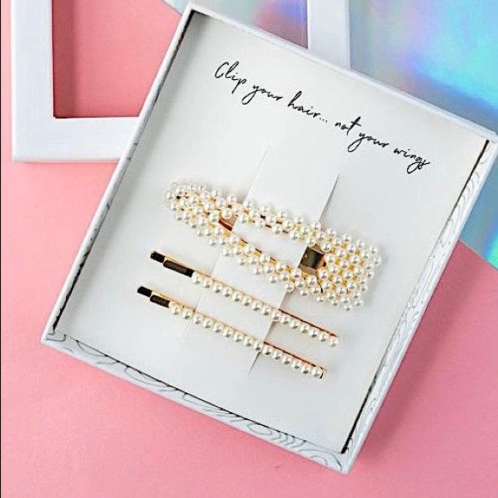 NWT! - DEW | Lover of Pearl Barrette Set - Picture 2 of 10